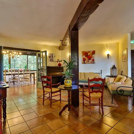 Hotel L'Estirado Des Adrets