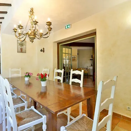 L'Estirado Des Adrets Hotel