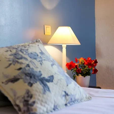 Hotel L'Estirado Des Adrets
